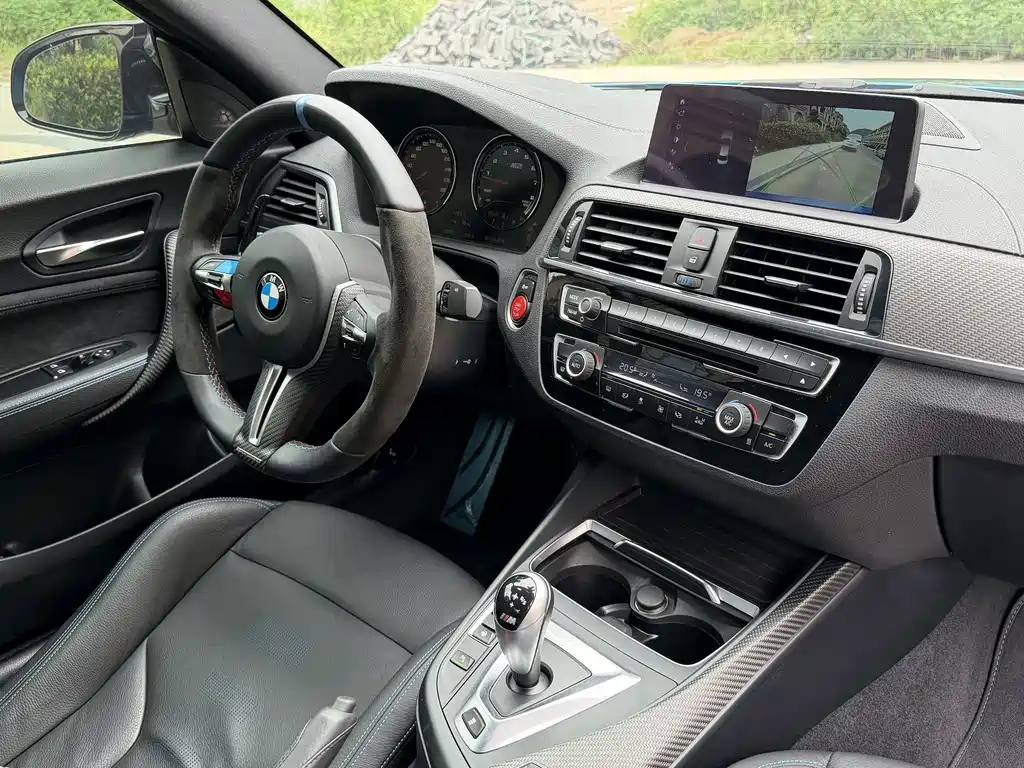BMW M2 — миниатюра 11