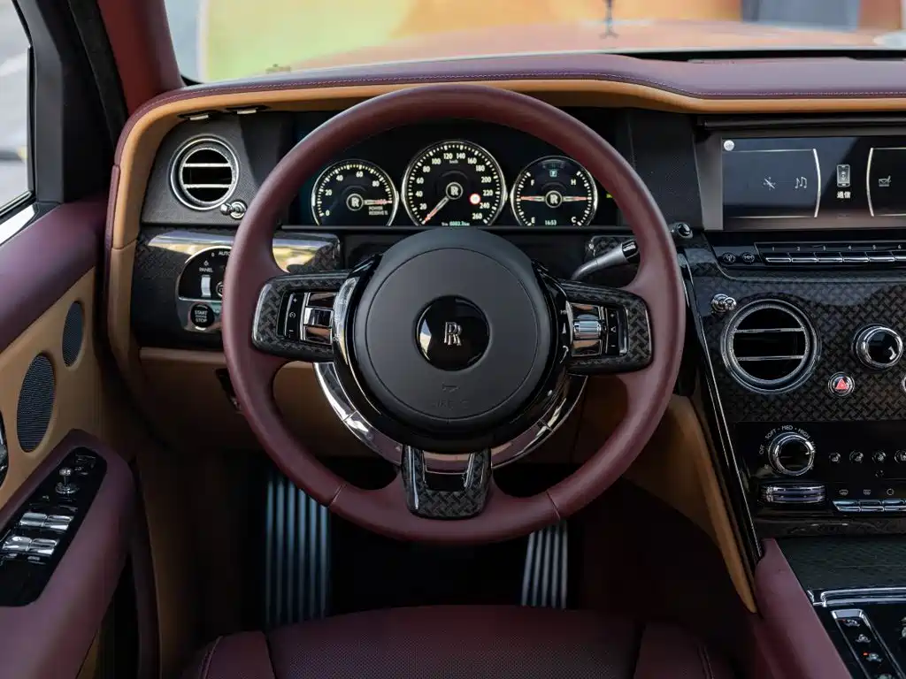 Rolls-Royce Cullinan — миниатюра 14
