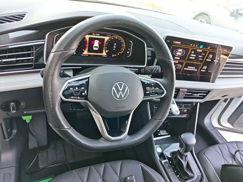 Volkswagen Tiguan L — миниатюра 11