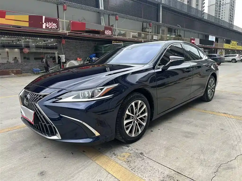 Купить Lexus ES