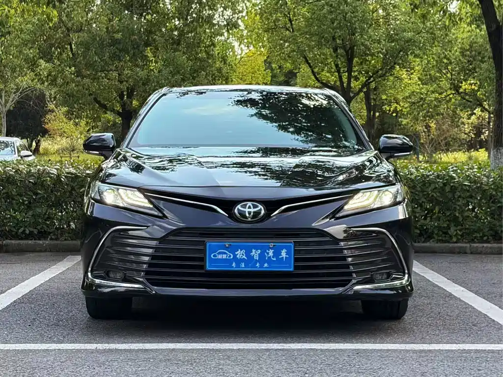 Toyota Camry — миниатюра 2