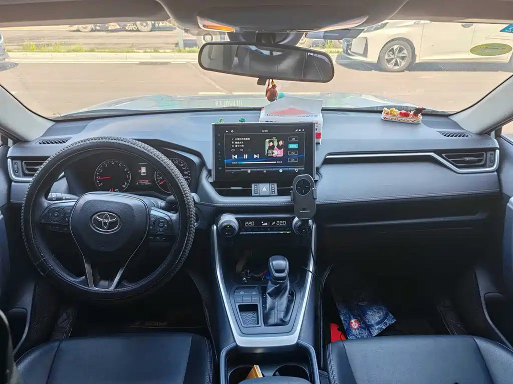 Toyota Wildlander — миниатюра 8