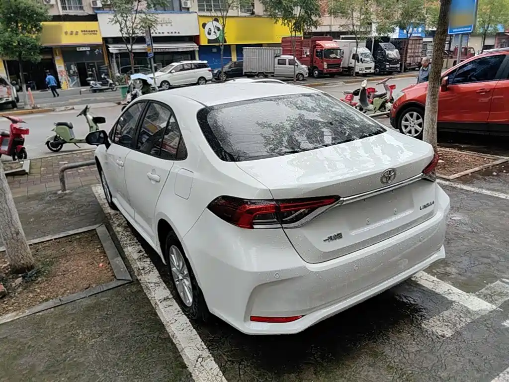Toyota Corolla — миниатюра 5
