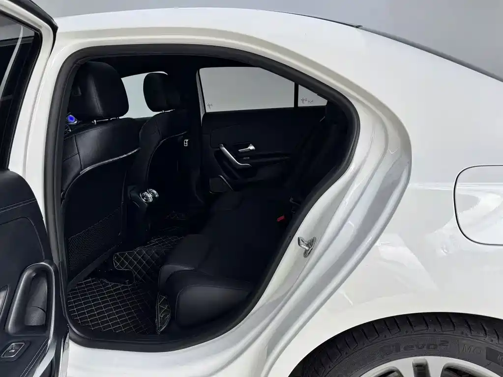 Mercedes-Benz A-Class — миниатюра 6