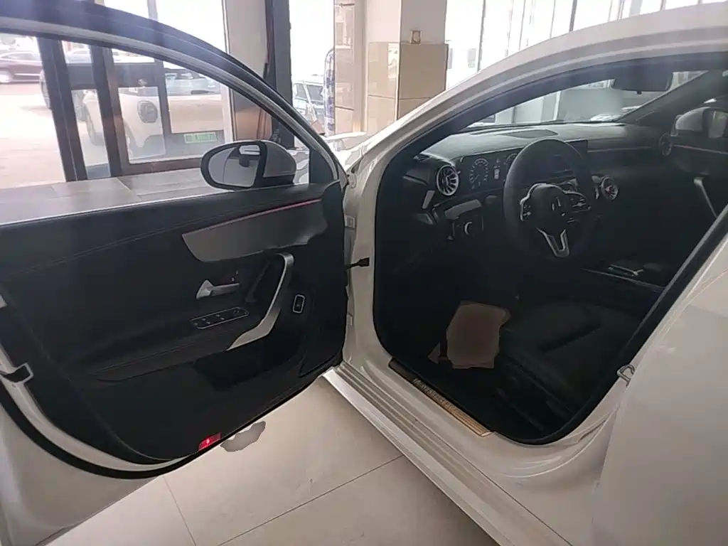 Mercedes-Benz A-Class — миниатюра 16