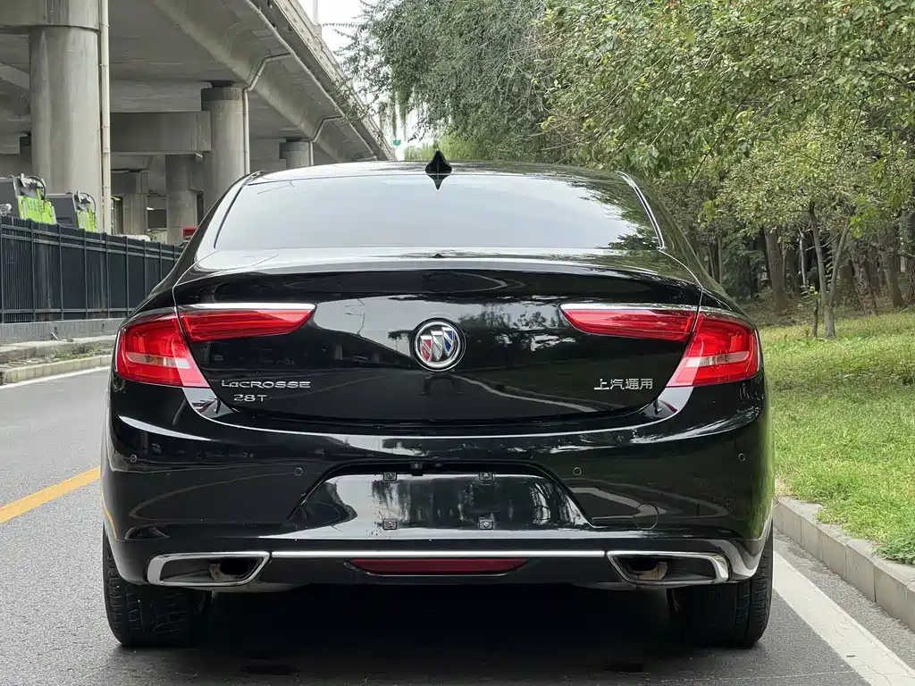Buick LaCrosse — миниатюра 10