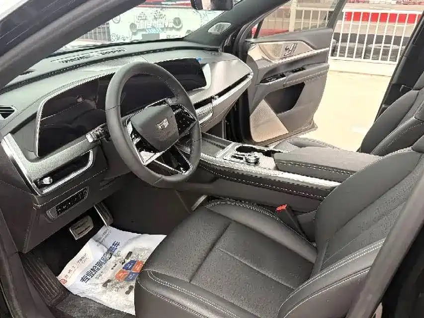 Cadillac XT5 — миниатюра 4