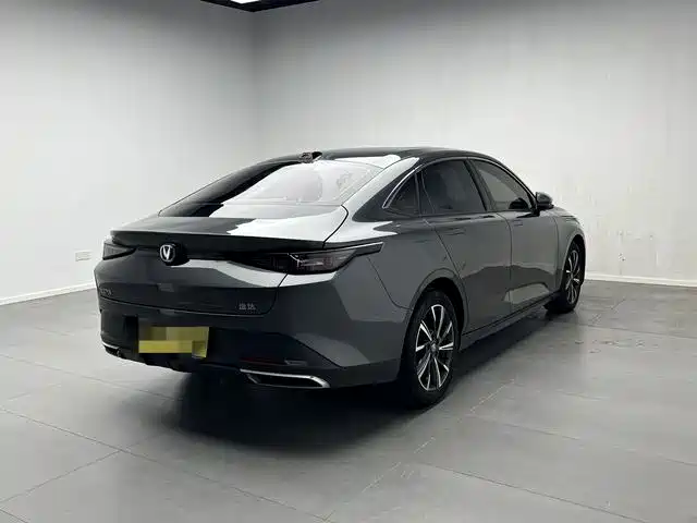 Changan Yida — миниатюра 6