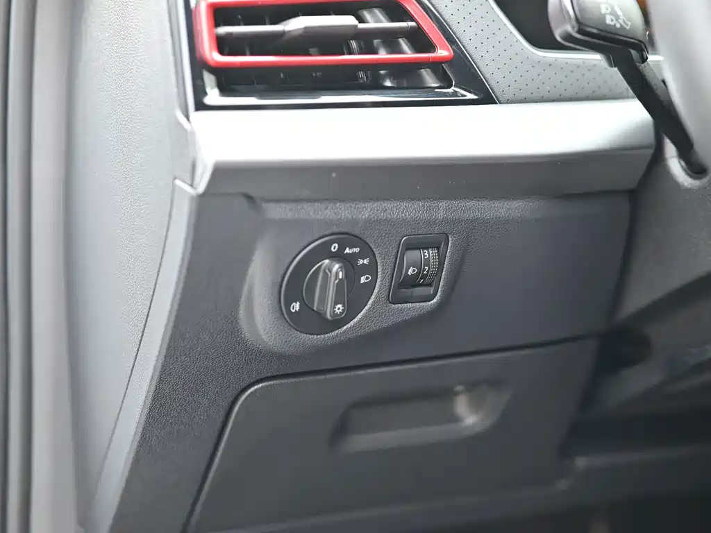 Volkswagen Lavida — миниатюра 7