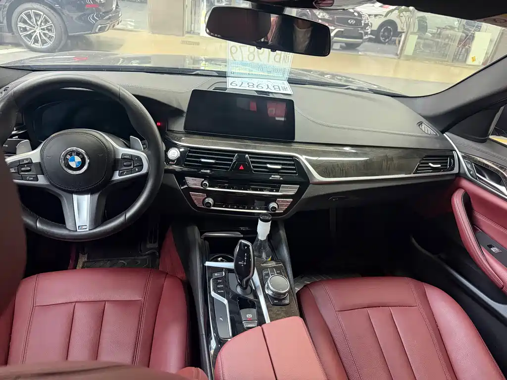 BMW 5 Series — миниатюра 10