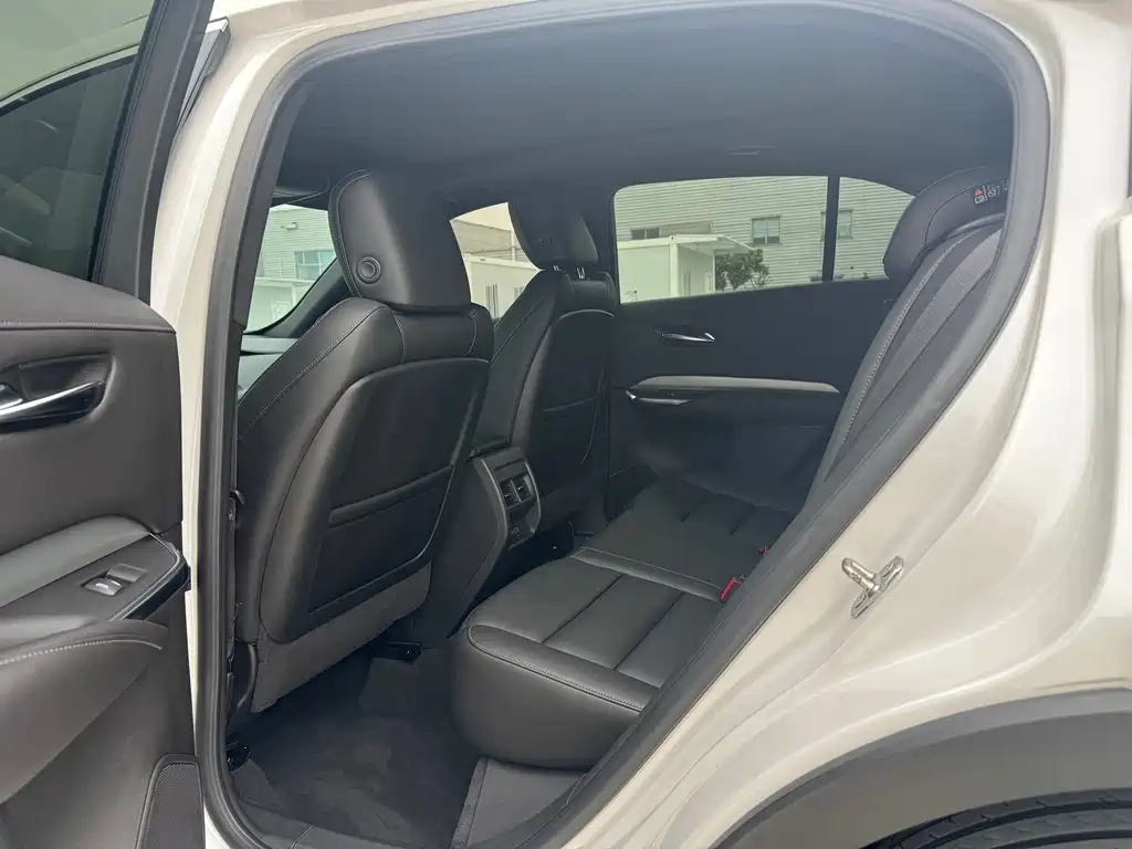 Cadillac XT4 — миниатюра 14