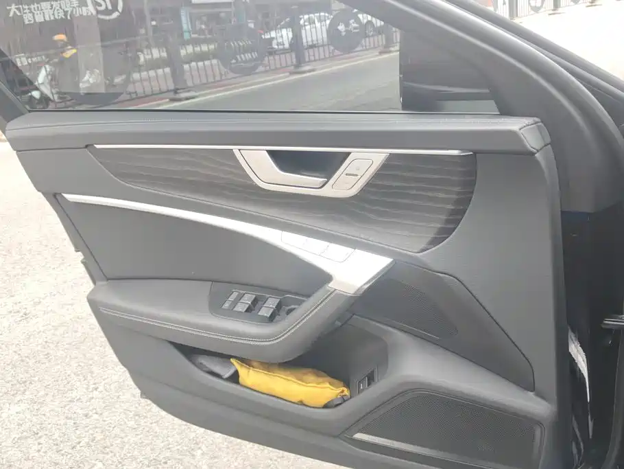 Audi A6L — миниатюра 7