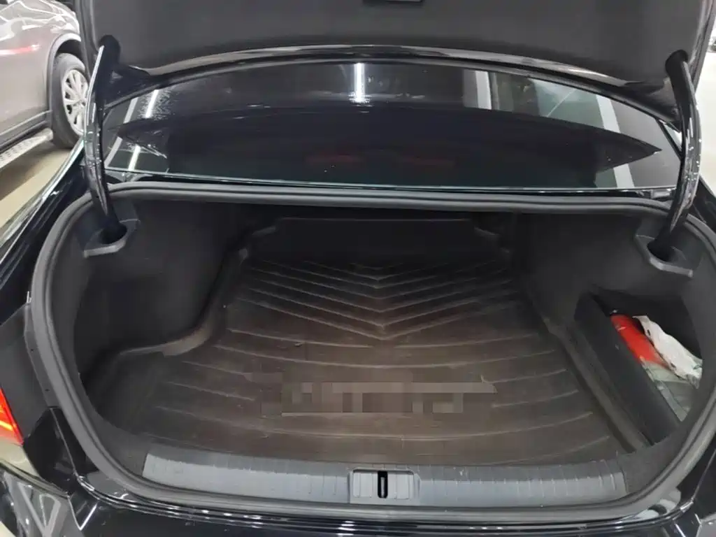 Hongqi Hongqi H5 — миниатюра 19