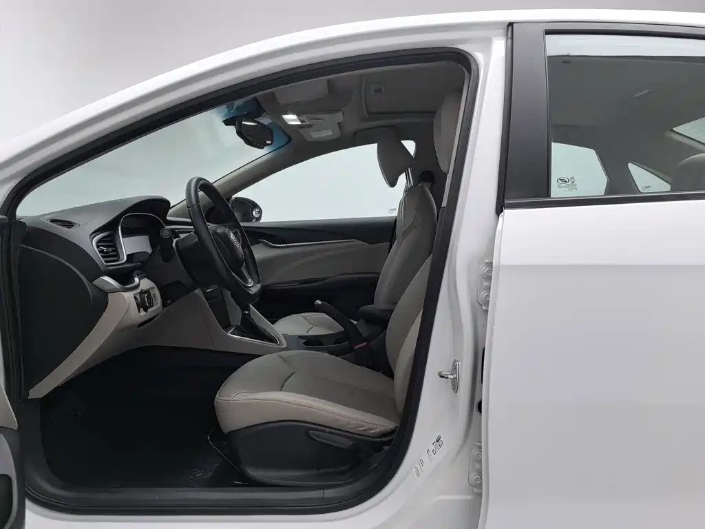 Buick Excelle — миниатюра 10