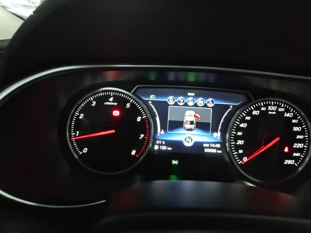 Hongqi Hongqi H5 — миниатюра 12
