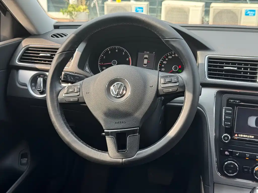 Volkswagen Passat — миниатюра 10