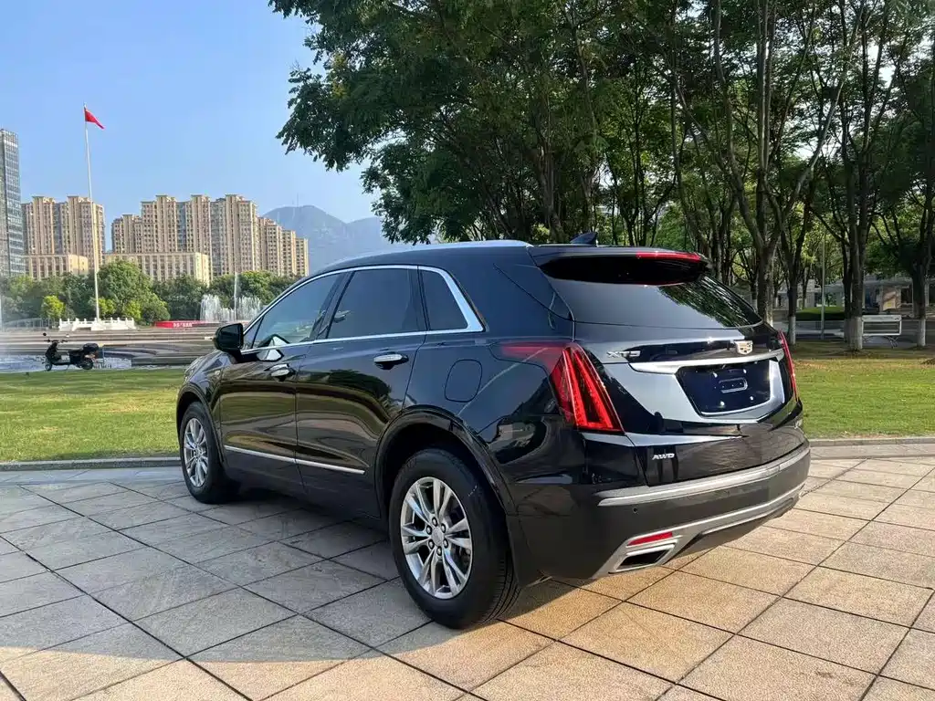 CADILLAC XT5