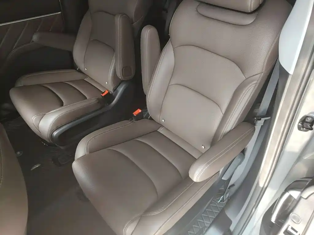 Wuling Xingguang 730 New Energy — миниатюра 17