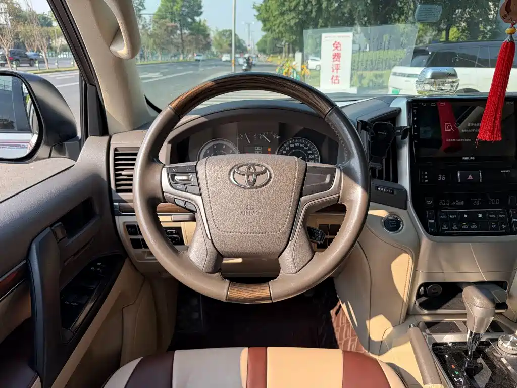 Toyota Land Cruiser — миниатюра 14