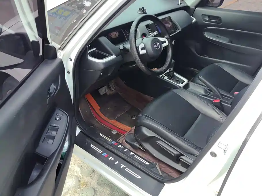 Honda Fit — миниатюра 9