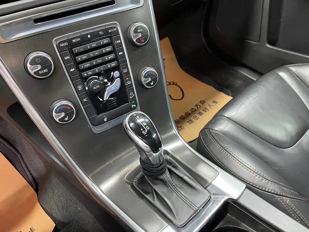 Volvo XC60 (Import) — миниатюра 17