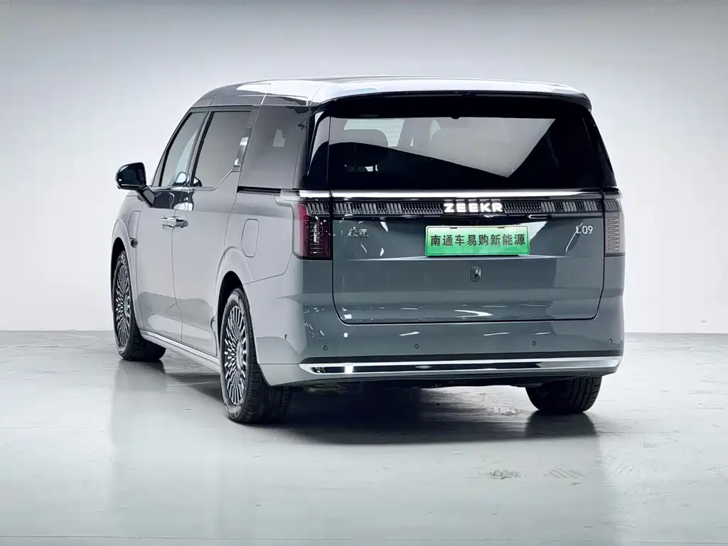 Zeekr 009 2024 мест 108kWh