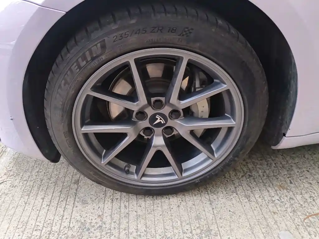 Tesla Model 3 — миниатюра 23