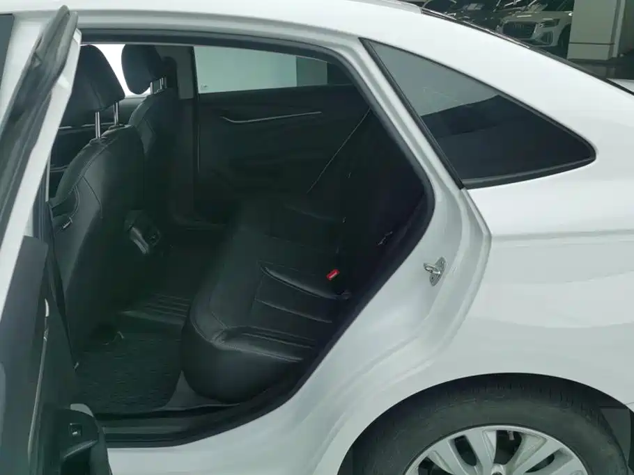 Buick Excelle — миниатюра 11