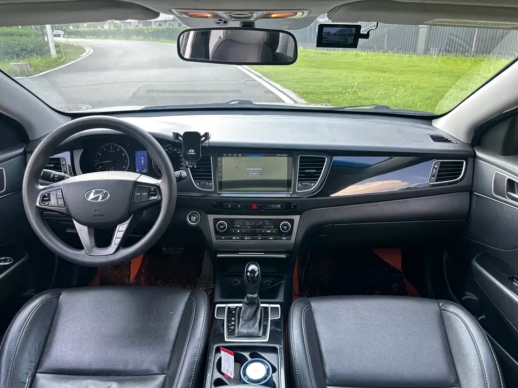 Hyundai Mistra — миниатюра 6
