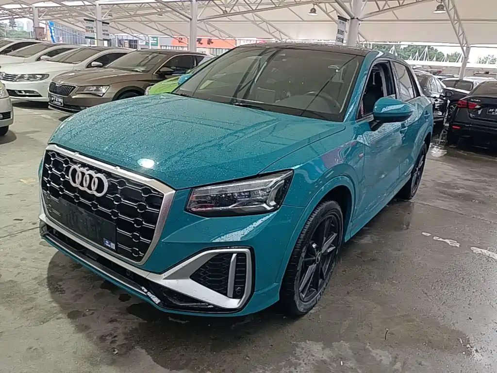 Audi Q2L