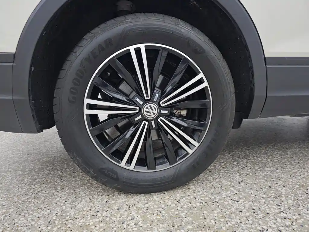 Volkswagen Tiguan L — миниатюра 15