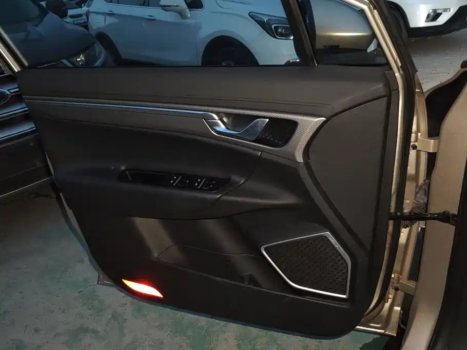 Geely Emgrand GS — миниатюра 7