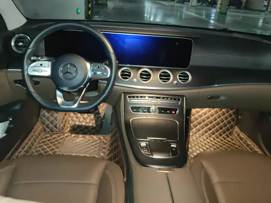 Mercedes-Benz E-Class — миниатюра 12