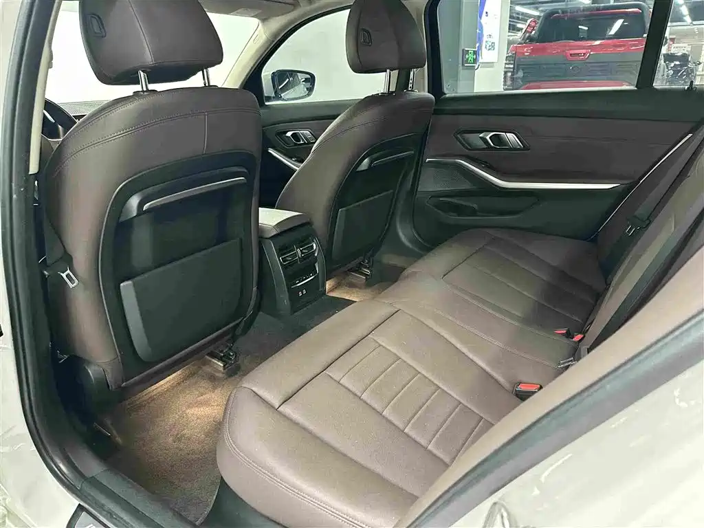 BMW 3 Series — миниатюра 13