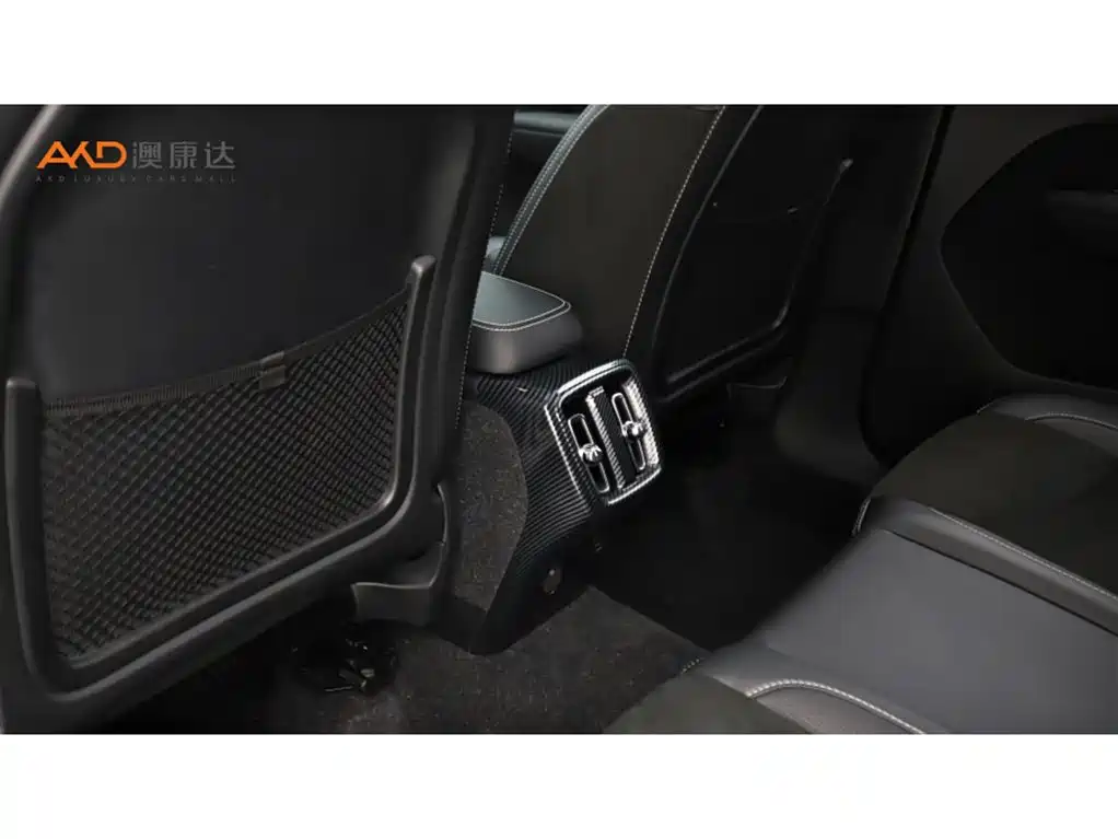 Volvo XC40 — миниатюра 9