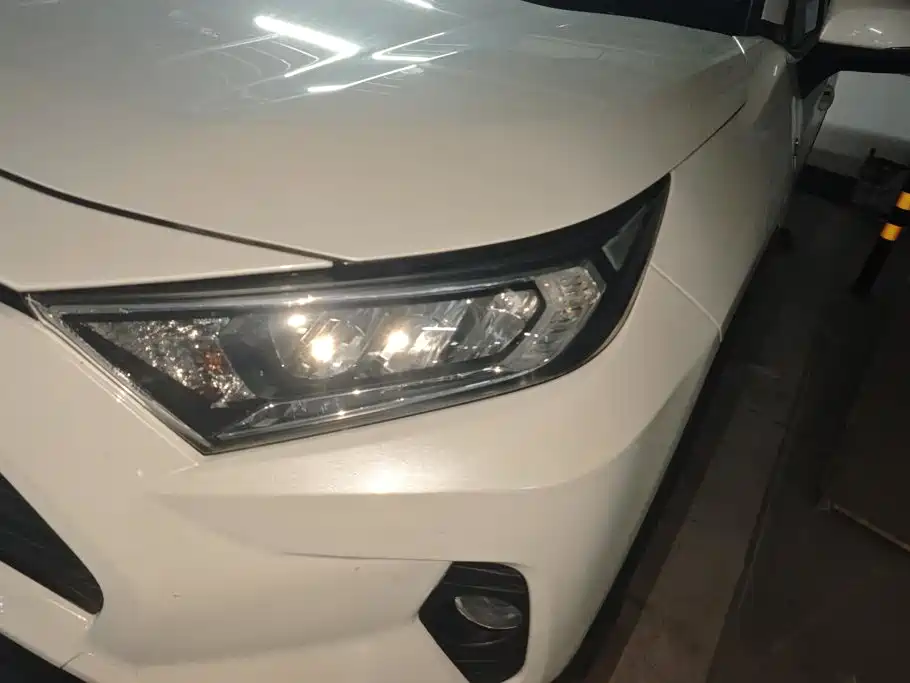 Toyota RAV4 — миниатюра 5