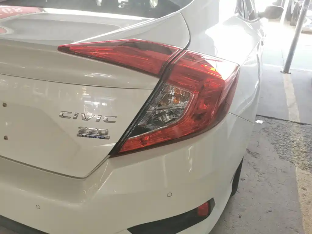 Honda Civic — миниатюра 8