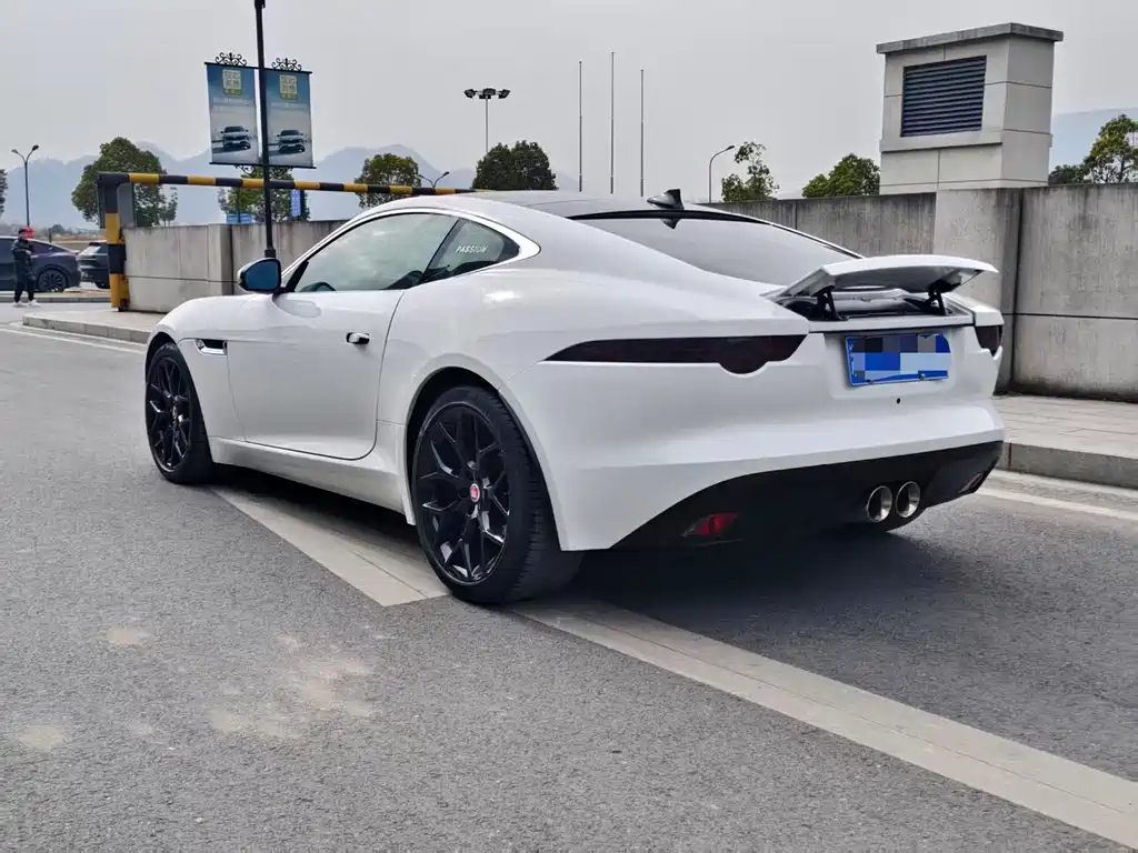 JAGUAR F TYPE