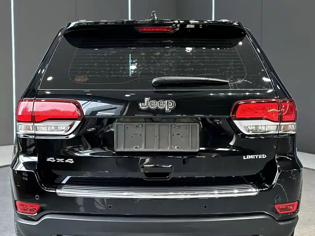 Jeep Grand Cherokee (Import) — миниатюра 7