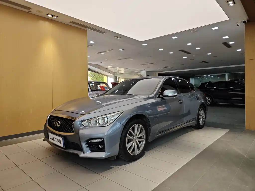 INFINITI Q50L