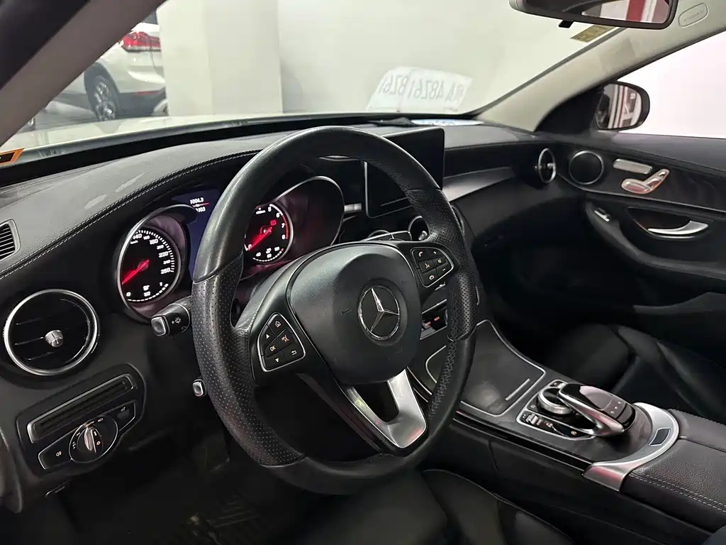 Mercedes-Benz C-Class — миниатюра 8