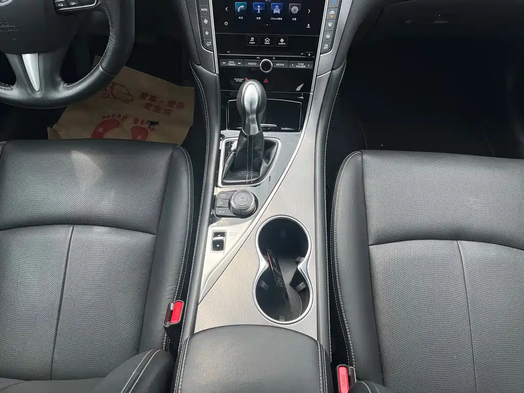 INFINITI Q50L