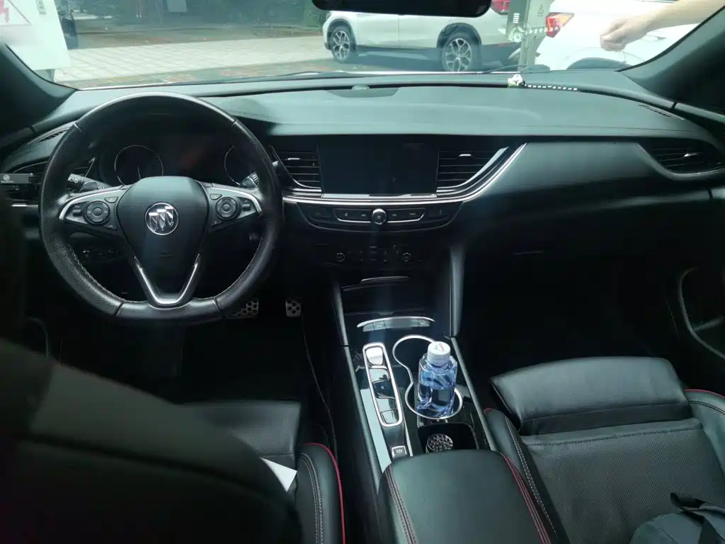 Buick Regal — миниатюра 10