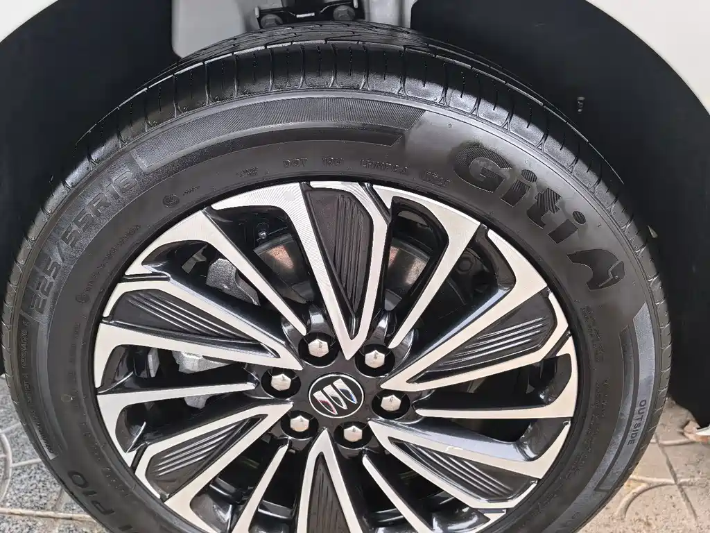 Buick GL8 Hybrid — миниатюра 13