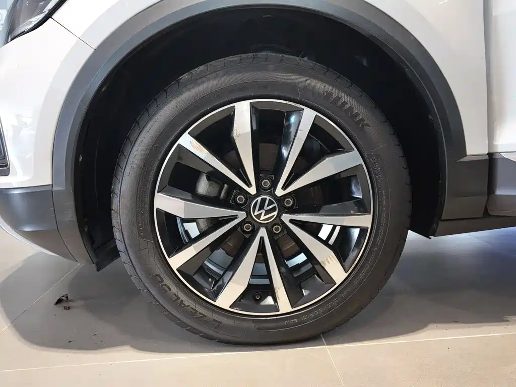 Volkswagen T-Roc — миниатюра 11