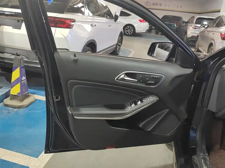 Mercedes-Benz GLA 2016 GLA 200 Fashion