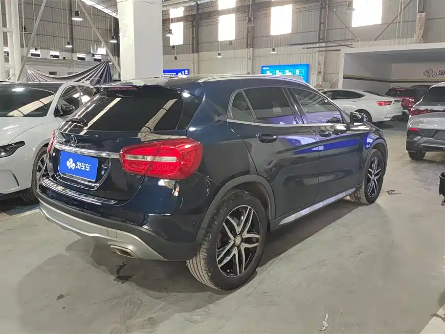 Mercedes-Benz GLA 2016 GLA 200 Fashion