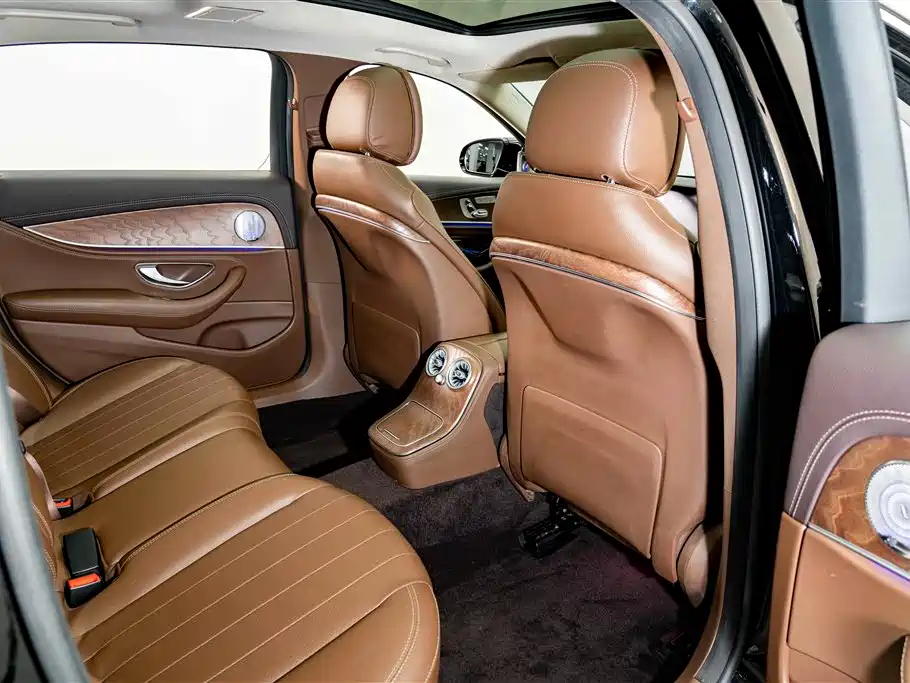 Mercedes-Benz E-Class — миниатюра 22