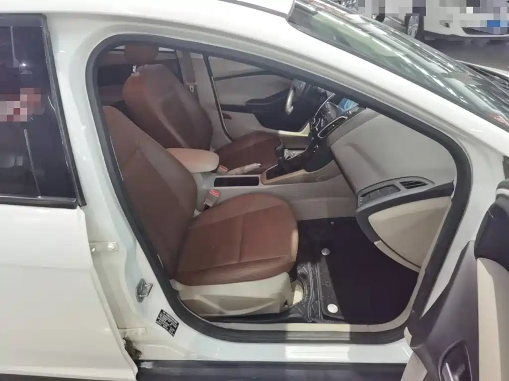 Ford Focus — миниатюра 25