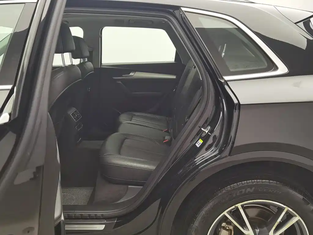 Audi Q5L — миниатюра 15